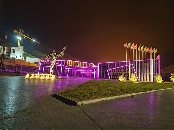 城市亮化是现代城市建设的重要组成部分,它不仅可以美化城市的夜景,还能提升城市的整体形象。随着科技的不断进步,城市亮化也得到了更多的关注和创新。本文将介绍一些关于城市亮化的创意和技术,帮助读者了解城市亮化的重要性以及如何进行皋兰城市亮化的规划和实施。 城市亮化是现代城市建设的重要组成部分,它不仅可以美化城市的夜景,还能提升城市的整体形象。随着科技的不断进步,城市亮化也得到了更多的关注和创新。本文将介绍一些关于城市亮化的创意和技术,帮助读者了解皋兰城市亮化的重要性以及如何进行皋兰城市亮化的规划和实施。